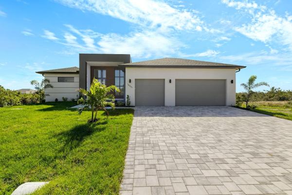 14431 Artesia Ave, Port Charlotte, Florida 33981, image 1
