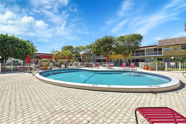 Monaco Gardens, 860 SE 6th Ave #304, Deerfield Beach, Florida 33441, image 1
