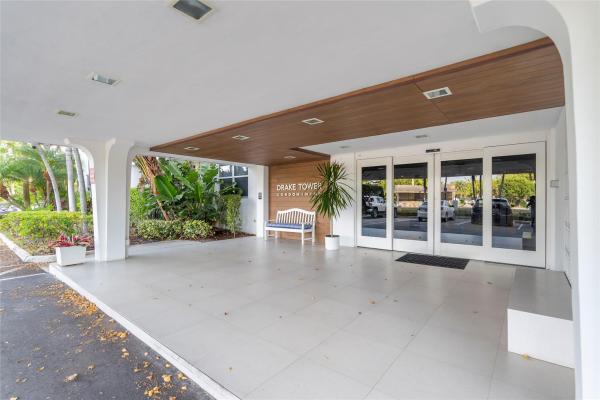 Drake Tower, 1800 N Andrews Ave #8C, Fort Lauderdale, Florida 33311, image 2