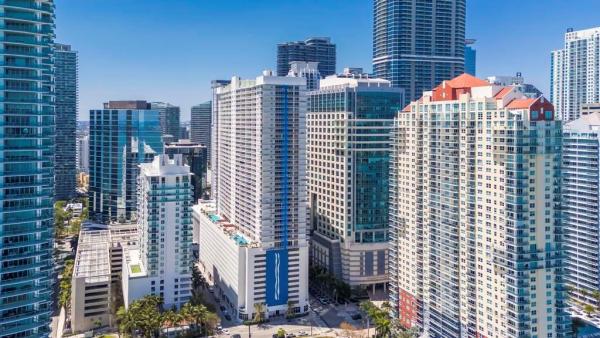 The Club At Brickell Bay, 1200 Brickell Bay Dr 3906, Miami, Florida 33131, image 1
