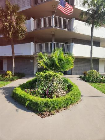 Lauderdale Oaks, 2801 Nw 47th Ter #403B, Lauderdale Lakes, Florida 33313, image 1