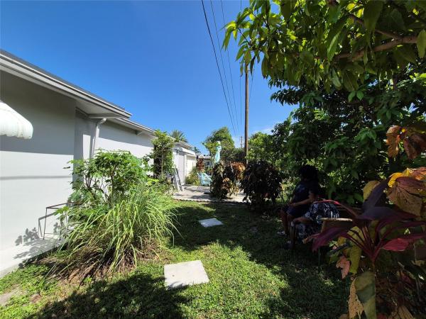Paradise Gardens 3, 1390 NW 70th Ln, Margate, Florida 33063, image 2