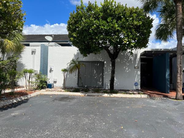 Windmill Gate, 6425 Windmill Gate Rd, Miami Lakes, Florida 33014, image 1