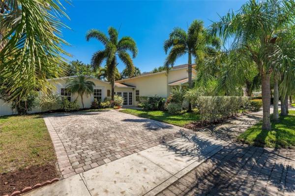 South Middle River, 1120 NE 2nd Ave, Fort Lauderdale, Florida 33304, image 1