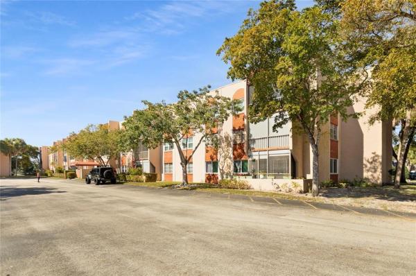 Oakbrook Village, 8280 SW 24th St #7312, North Lauderdale, Florida 33068, image 1