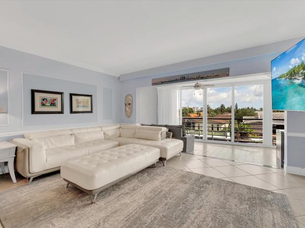 Winston House, 3050 NE 47th Ct #204, Fort Lauderdale, Florida 33308, image 2