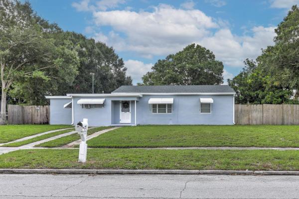 Pinewood, 1014 S 7th St, Fort Pierce, Florida 34950, image 1