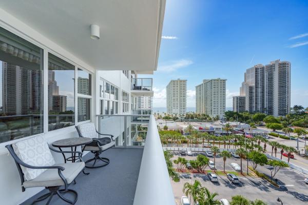 Coral Ridge Towers South, 3333 NE 34th St #810, Fort Lauderdale, Florida 33308, image 1