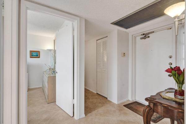 Lagoon Place, 9340 Lagoon Pl #309, Davie, Florida 33324, image 2