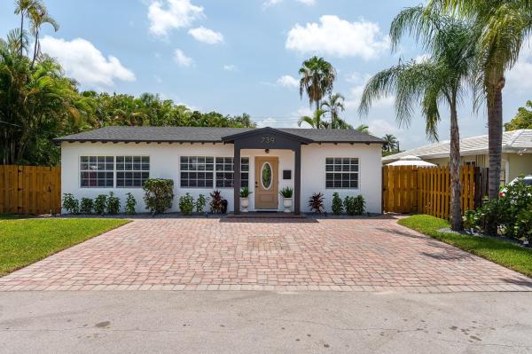 Victoria Courts, 739 NE 17th Rd, Fort Lauderdale, Florida 33304, image 1