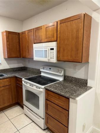 Georgetown, 2452 Taylor St #204, Hollywood, Florida 33020, image 3