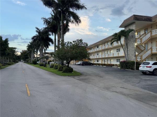 Jasmine Gardens, 5111 W Oakland Park Blvd #307, Lauderdale Lakes, Florida 33313, image 2
