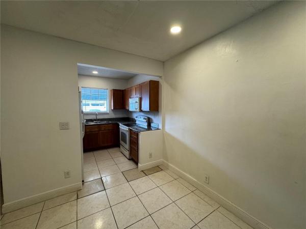 Georgetown, 2452 Taylor St #204, Hollywood, Florida 33020, image 3