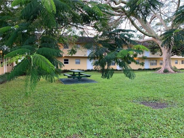 Village Park At Oakland, 5168 NE 6th Ave #426, Oakland Park, Florida 33334, image 3