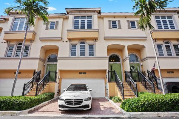 Villas At Coral Heights, 1812 Coral Heights Ln, Oakland Park, Florida 33308, image 1