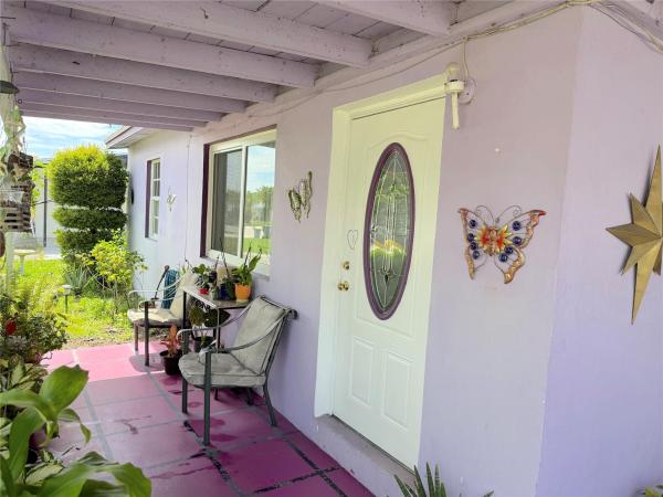 Englewood Manor, 3117 Buckley Ave, Lake Worth Beach, Florida 33461, image 1