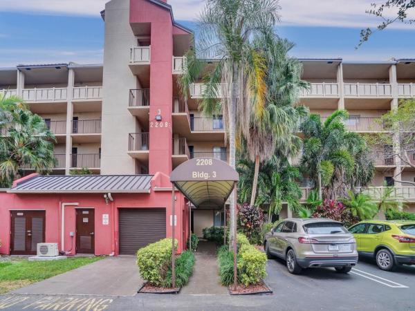 Cypress Bend, 2208 S Cypress Bend Dr #401, Pompano Beach, Florida 33069, image 1