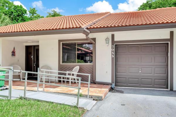 Lake Colony, 7055 Marlberry Ln #7055, Tamarac, Florida 33321, image 1