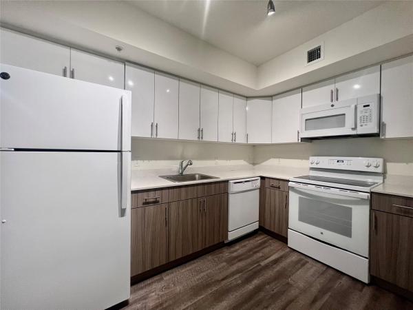 Country Club Towers, 18335 NW 68th Ave #700-122, Hialeah, Florida 33015, image 1