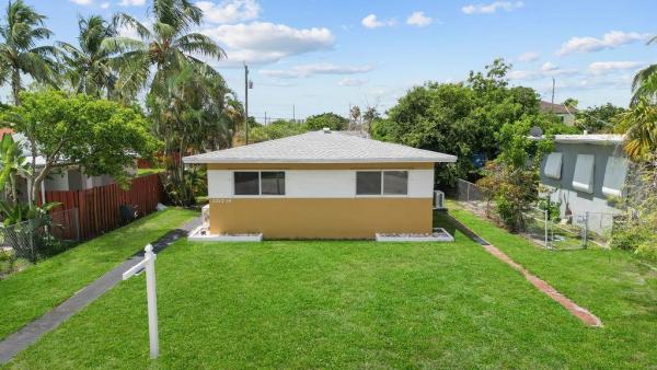Hollywood Park, 2212 Roosevelt St, Hollywood, Florida 33020, image 1