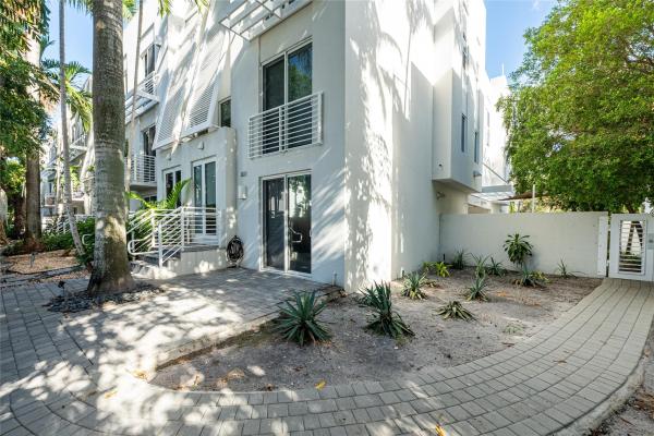 Castelane Lofts, 801 SE 12th Ct, Fort Lauderdale, Florida 33316, image 1