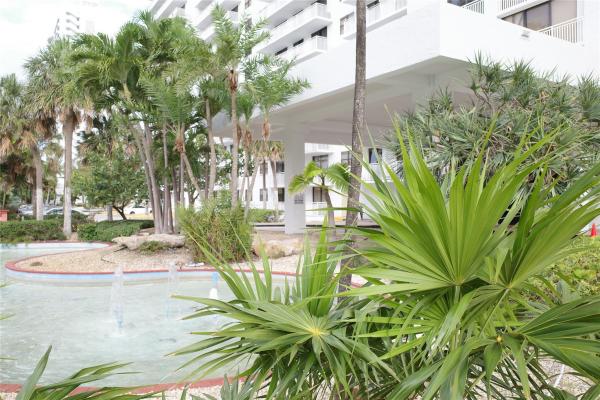 Winston Towers 600, 210 174th St #L18, Sunny Isles Beach, Florida 33160, image 1