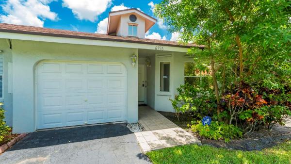 Coral Palms, 6796 N Pine Island Rd #6796, Tamarac, Florida 33321, image 1