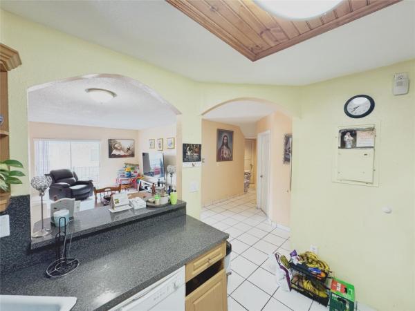 International, 6780 W 2nd Ct #313, Hialeah, Florida 33012, image 1