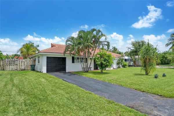 Boca Islands, 241 SW 13th St, Boca Raton, Florida 33432, image 1
