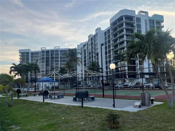 Towers Of Oceanview Point, 200 Leslie Dr #324, Hallandale Beach, Florida 33009, image 1
