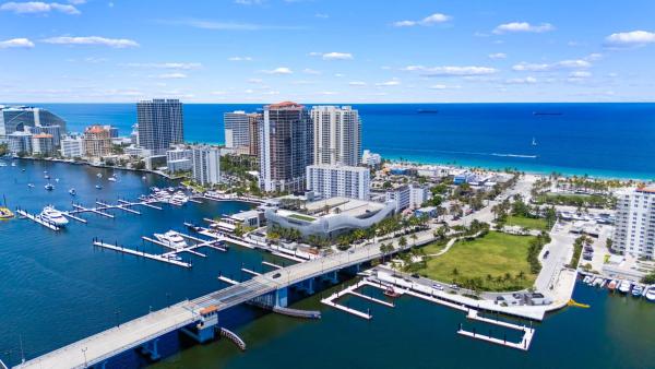 Leisure Beach, 200 S Birch Rd #408, Fort Lauderdale, Florida 33316, image 1