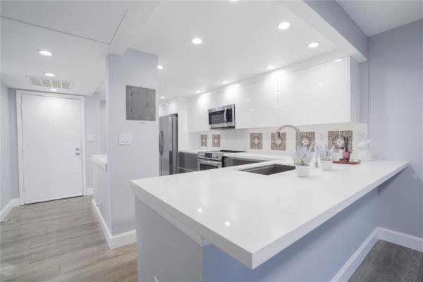Boca Bayou, 7 Royal Palm Way #304, Boca Raton, Florida 33432, image 1