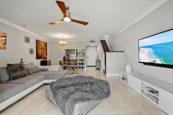 The Provinces Of Pierpointe At Pembroke Lakes, 11652 NW 11th St, Pembroke Pines, Florida 33026, image 1