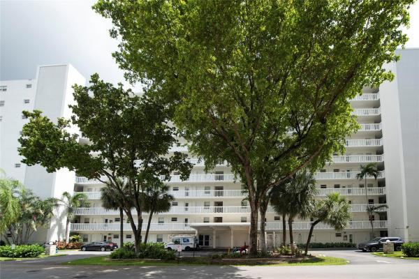 Horizon House, 2555 NE 11th St #302, Fort Lauderdale, Florida 33304, image 1