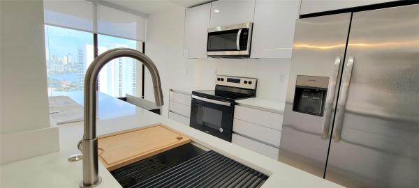 19355 Turnberry Way #23F, Miami, Florida 33180, image 1