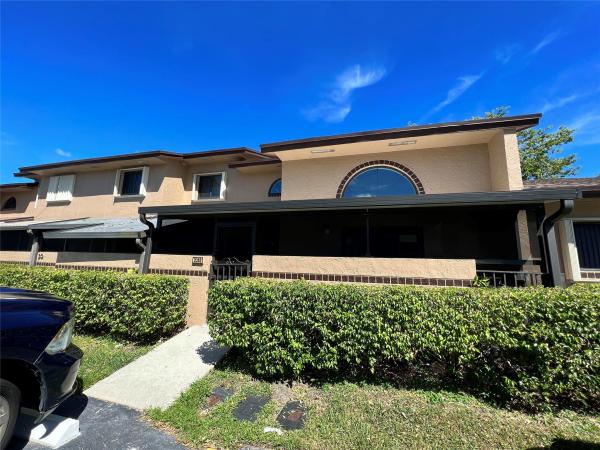 Alhambra Village, 2352 NW 37th Ave, Coconut Creek, Florida 33066, image 1