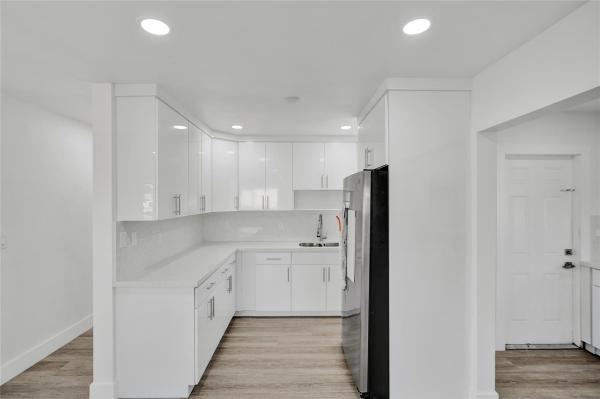 1330 NW 190th St, Miami, Florida 33169, image 1