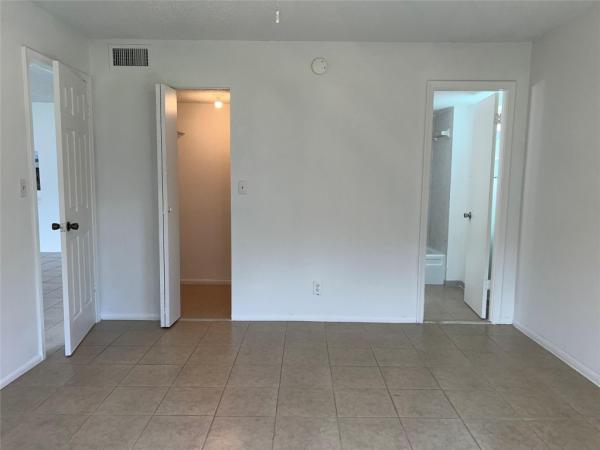 Royal Park, 117 Royal Park Dr #2A, Oakland Park, Florida 33309, image 1