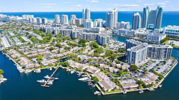 Harbourwood Villas, 419 Leslie Dr #419, Hallandale Beach, Florida 33009, image 1