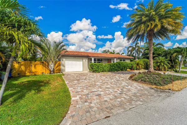 Snug Harbor, 240 SE 15th Ave, Pompano Beach, Florida 33060, image 1