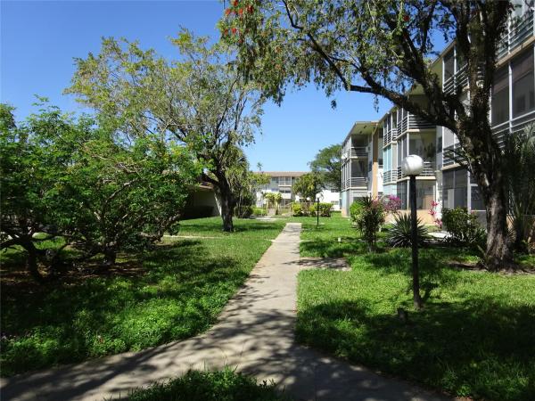 16750 NE 14 Ave 312, Unincorporated Dade County, Florida 33162, image 1