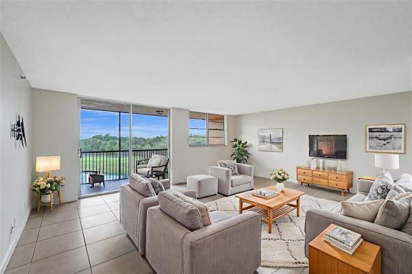 Rolling Hills Golf And Tennis Club, 3001 W Rolling Hills Cir #505, Davie, Florida 33328, image 1