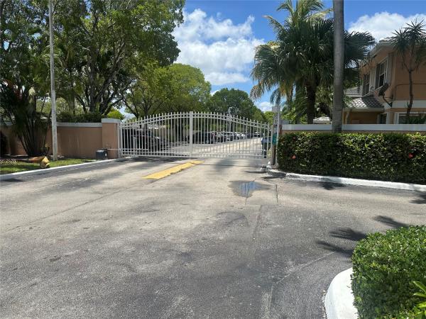 Sartori Lake, 3263 NW 44th St #6, Fort Lauderdale, Florida 33309, image 1