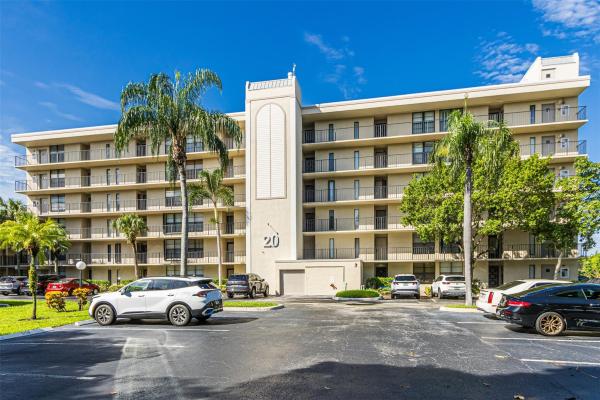 Boca Bayou, 20 Royal Palm #202, Boca Raton, Florida 33432, image 1