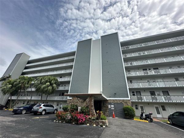 Meadowbrook Towers, 420 NE 12th Ave #106, Hallandale Beach, Florida 33009, image 1