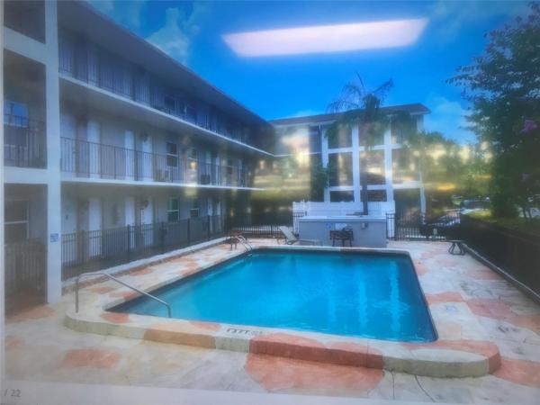 Carriage Light, 1021 NE 24th Ave #14, Pompano Beach, Florida 33062, image 1