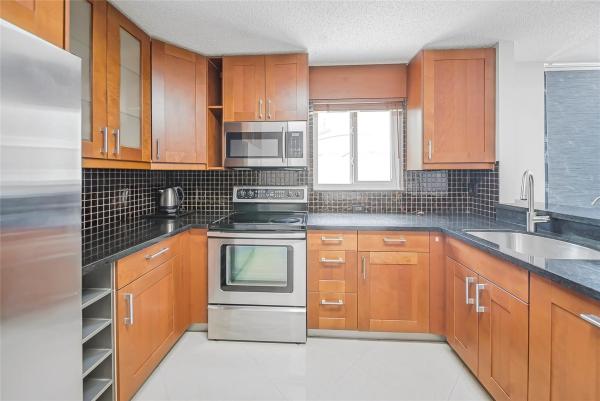 Glen Walk, 117 NW 118th Dr, Coral Springs, Florida 33071, image 1