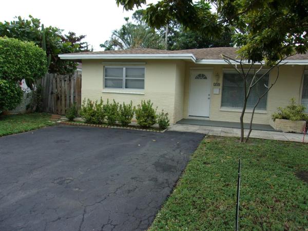 Town Acres, 270 SE 8th Ter, Deerfield Beach, Florida 33441, image 1