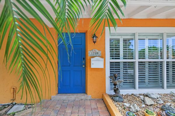 Middle River Estates, 1709 NE 28th Dr, Wilton Manors, Florida 33334, image 1