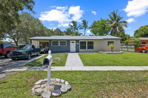 Plantation Point, 5181 SW 14th St, Plantation, Florida 33317, image 1
